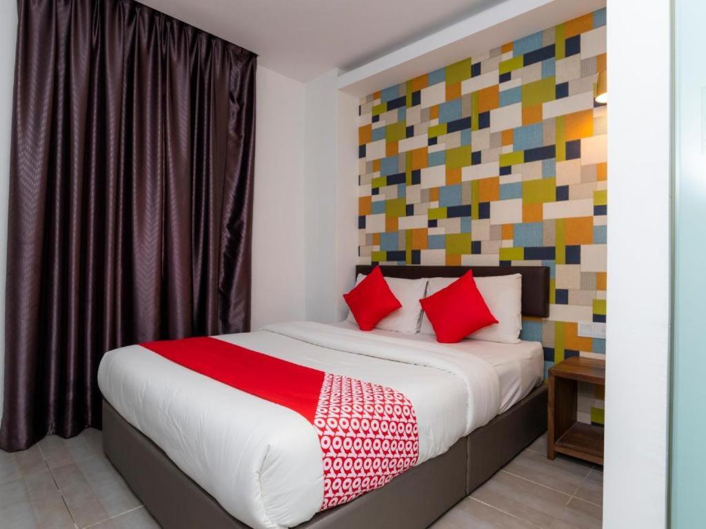 Big Big Hotel Johor Bahru Exterior photo